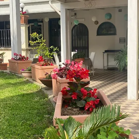 Alojamento de Acomodação e Pequeno-almoço Villino Gregoraci Relais 3*